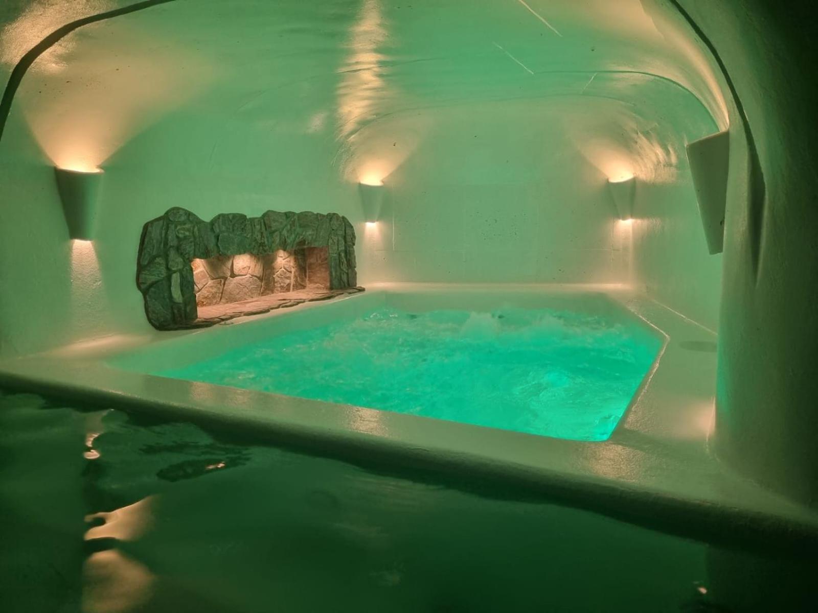 Maranatha. Grotto & Boutique+hydrotherapy Lodge