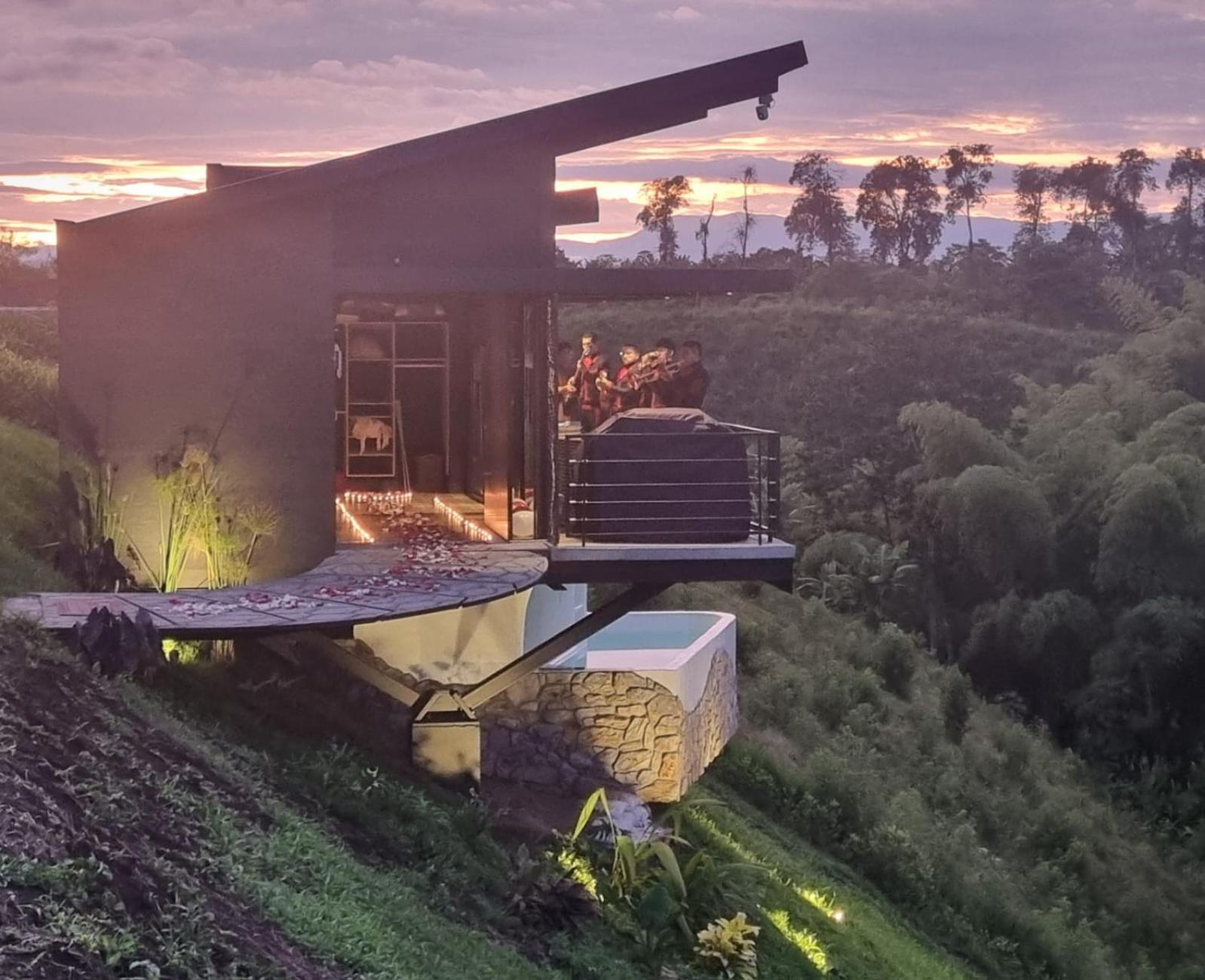 Maranatha. Grotto & Boutique+hydrotherapy Lodge